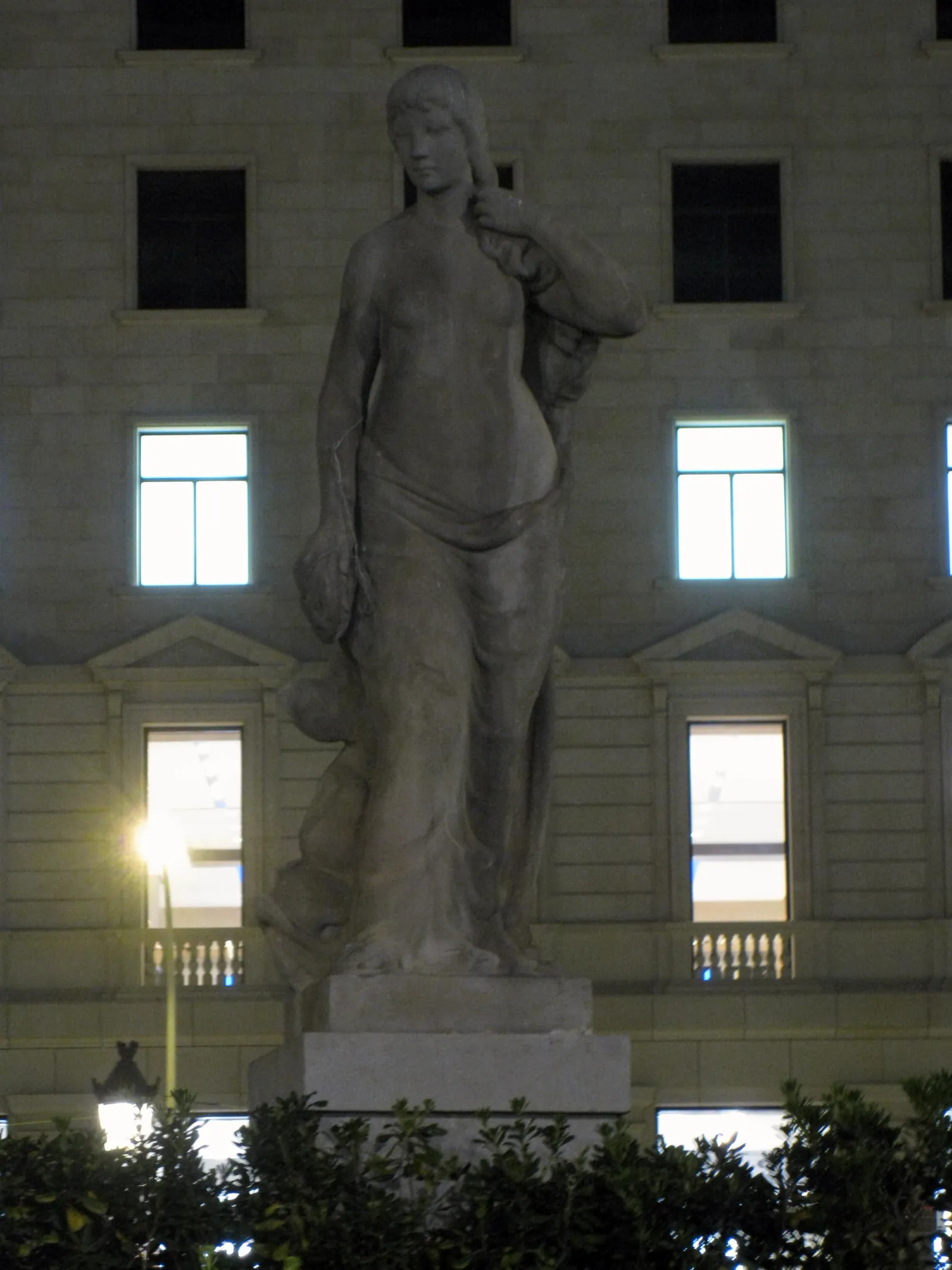 Figura femenina