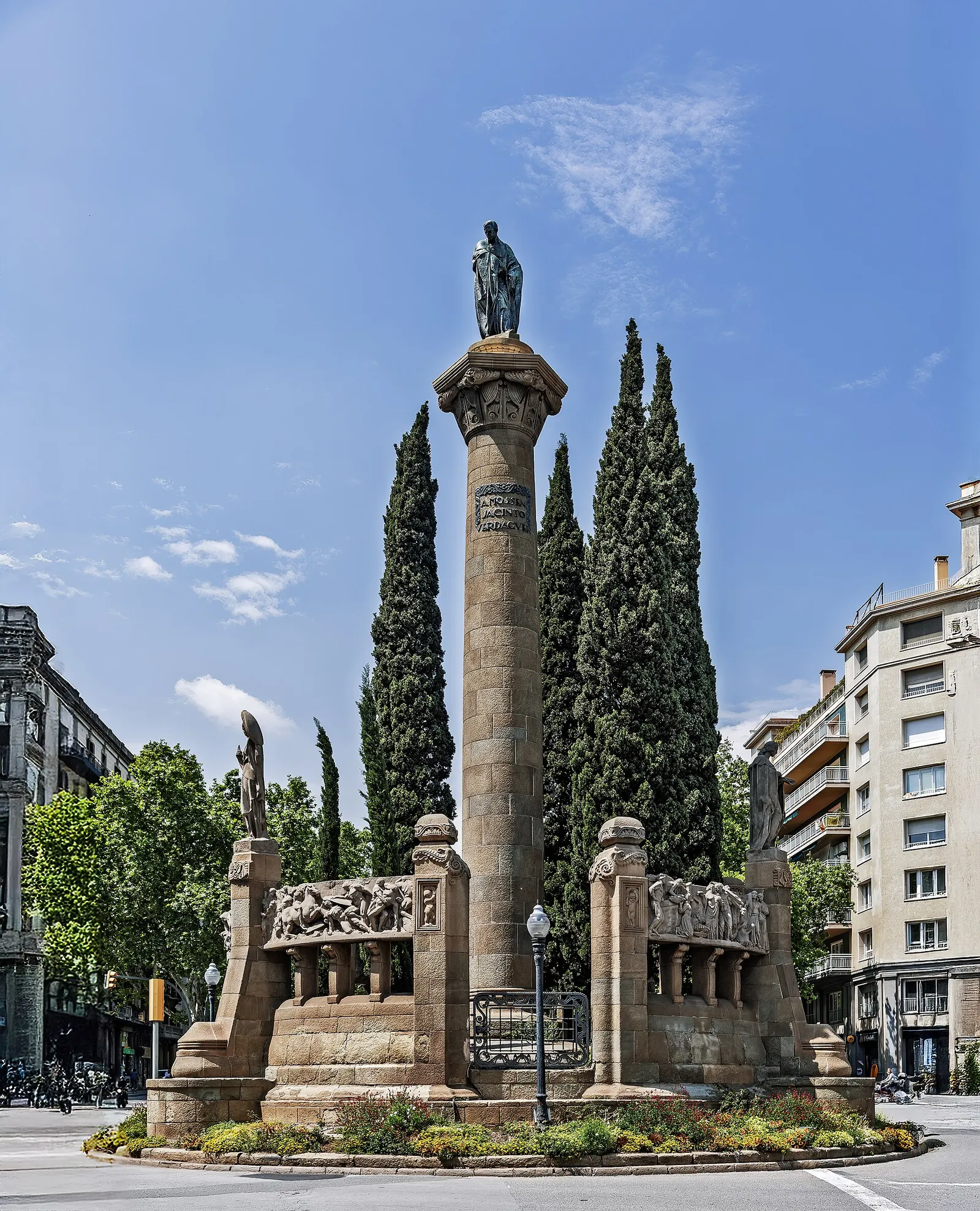Monument a Mossèn Jacint Verdaguer