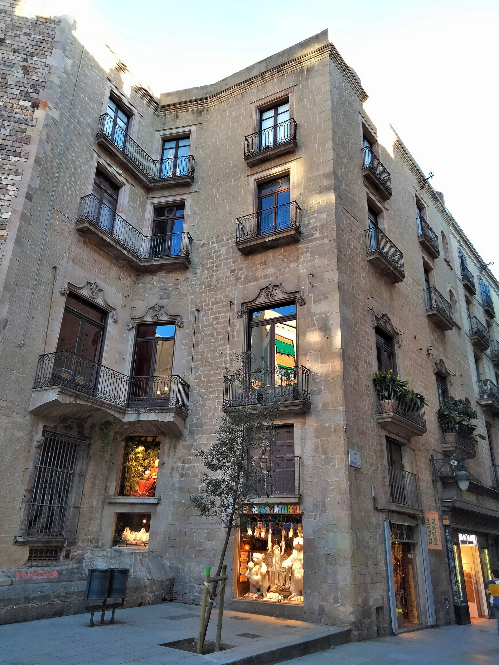 Casa Bassols-Pignatelli