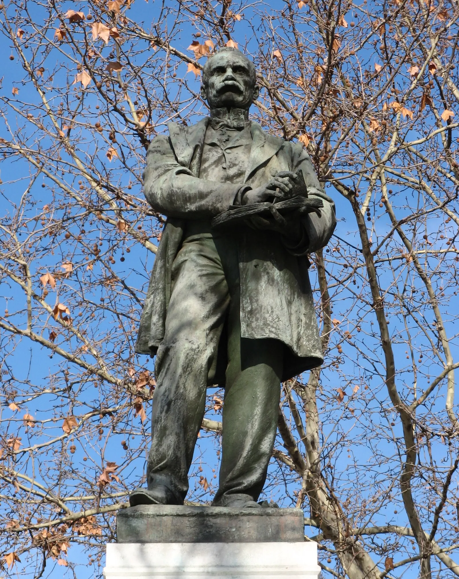 Monumento a Claudio Moyano