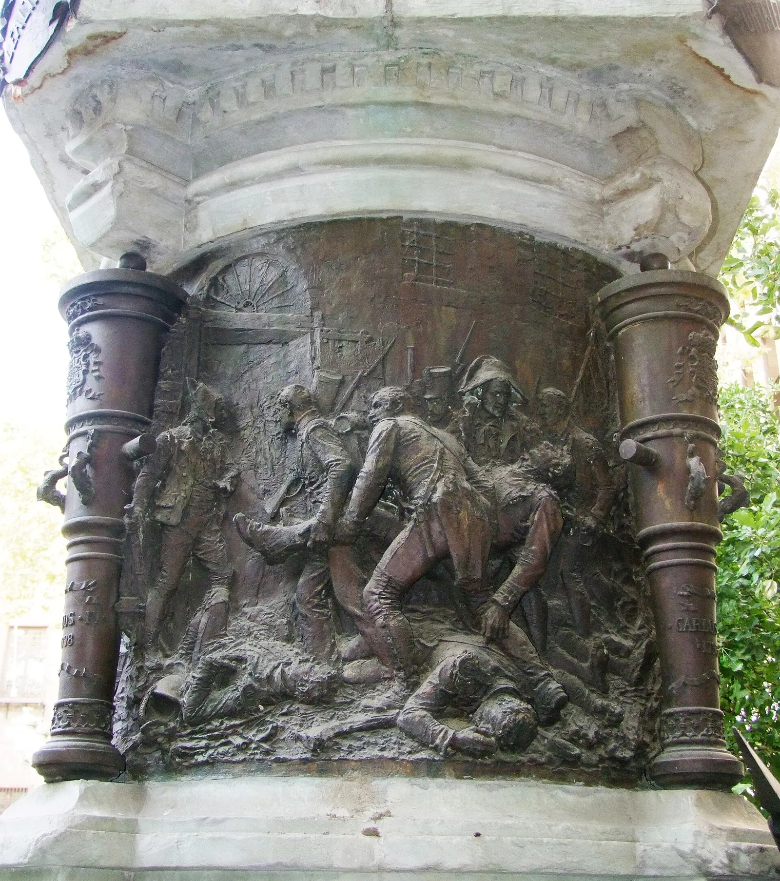 Estatua a Jacinto Ruiz Teniente de Infantería