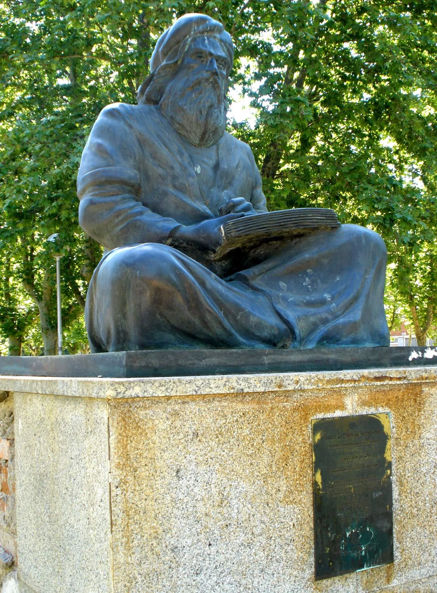 Monumento a Omar Jayyam de Neyshabur