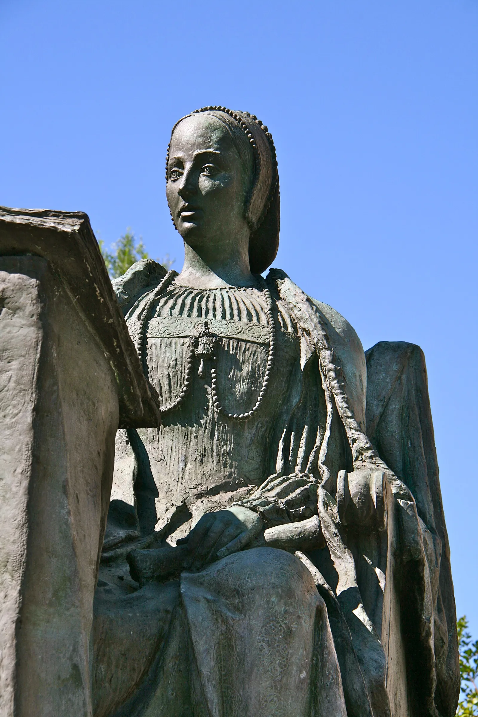 Monumento a Beatriz Galindo