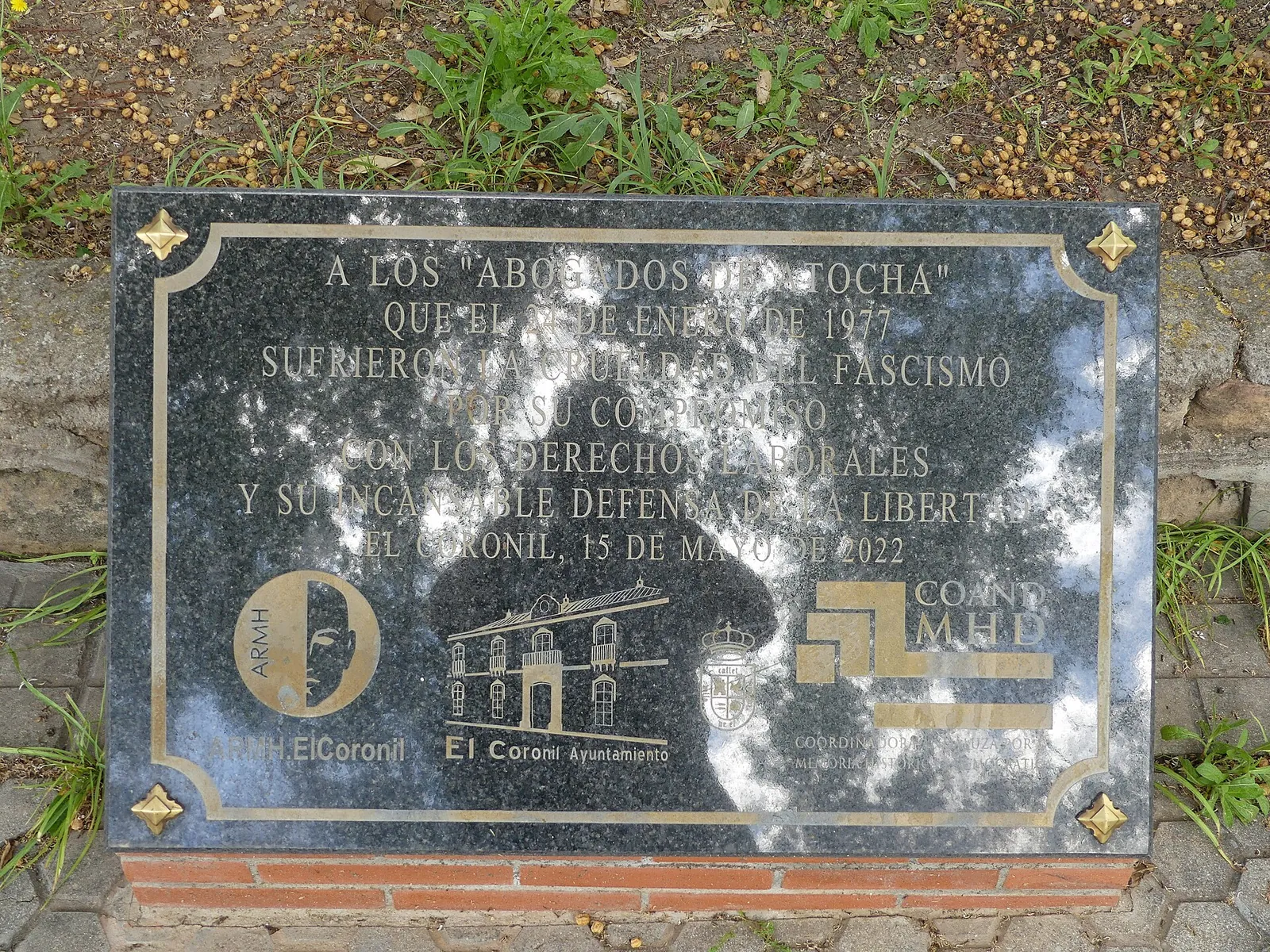 Placa en honor a los abogados de Atocha
