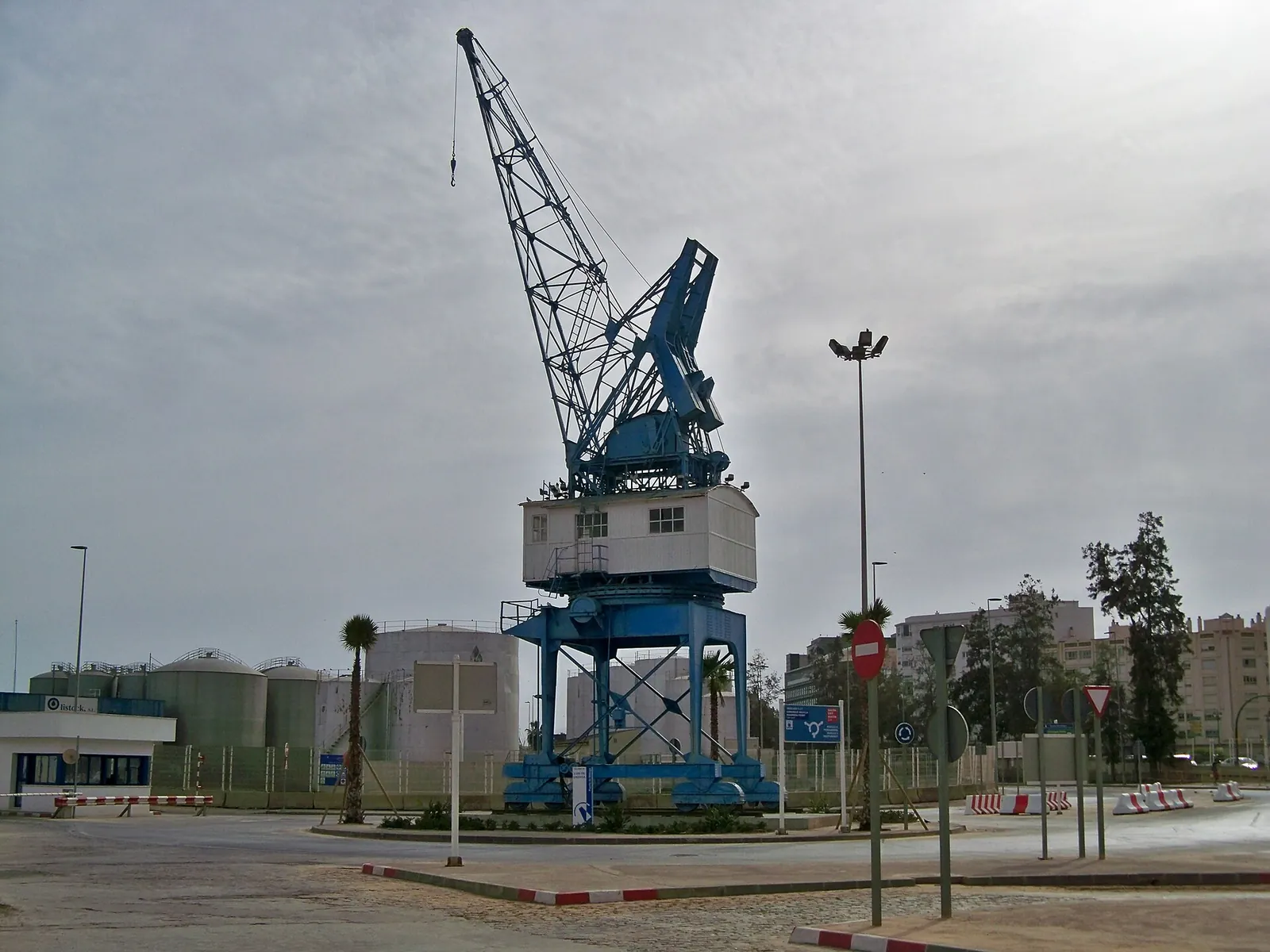 Monumento a las Antiguas Grúas del Puerto