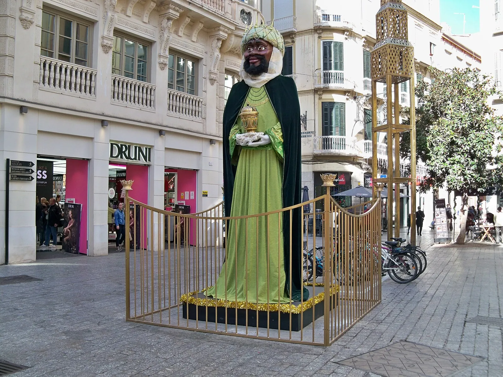 Casa Dorada para Pájaros