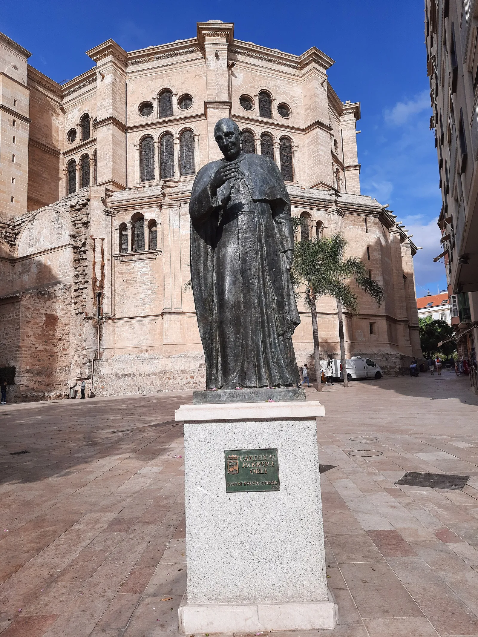 Monumento al Cardenal Herrera Oria