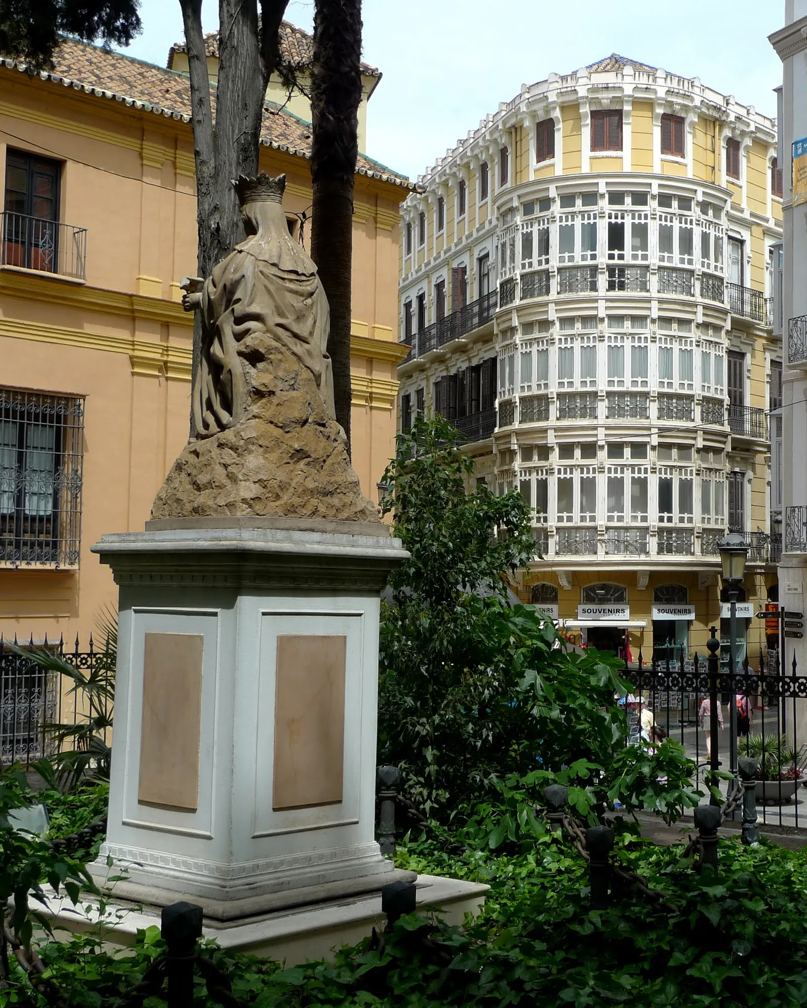 Monumento a Santa María de la Victoria