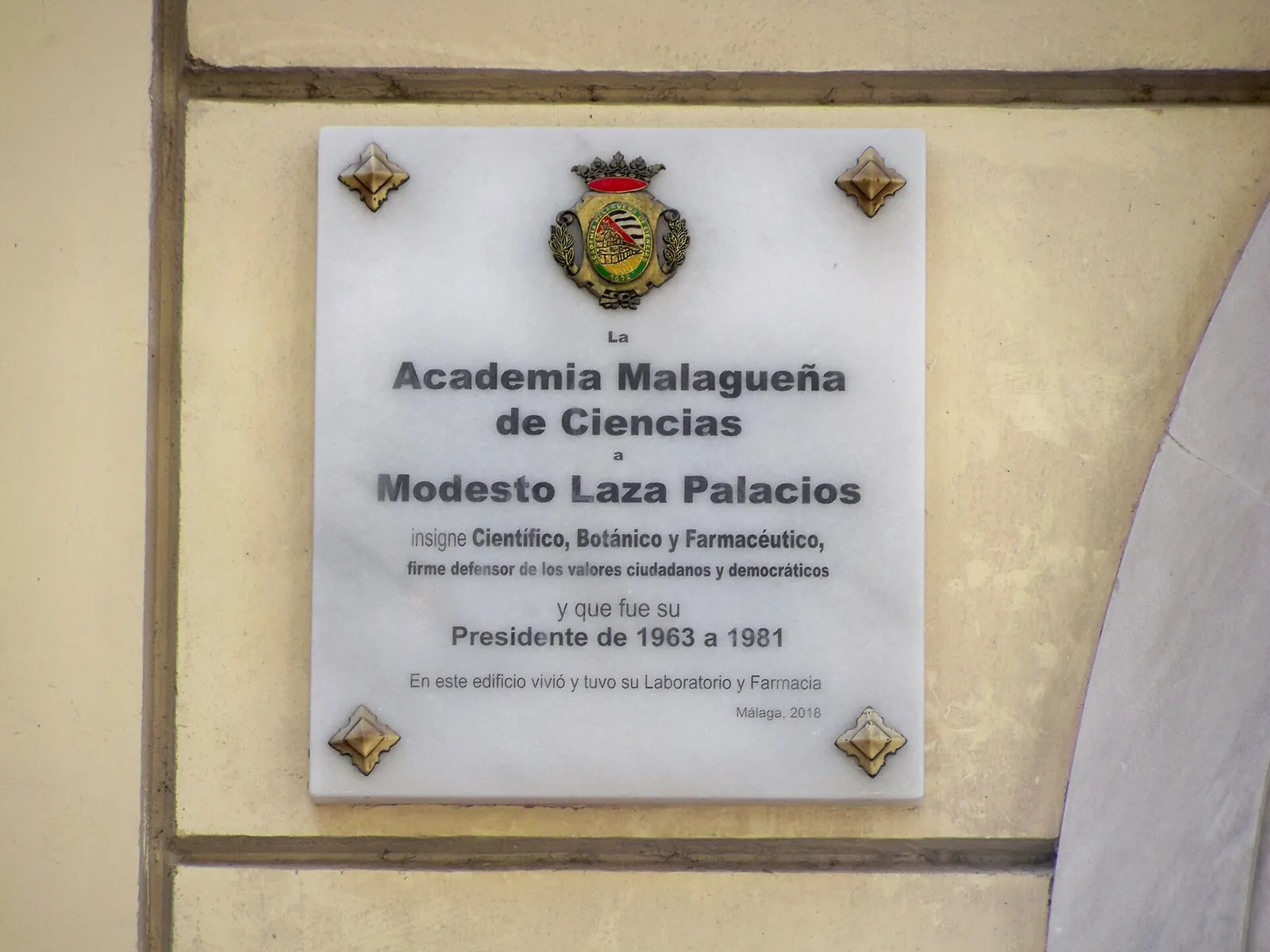 Placa a Modesto Laza Palacios