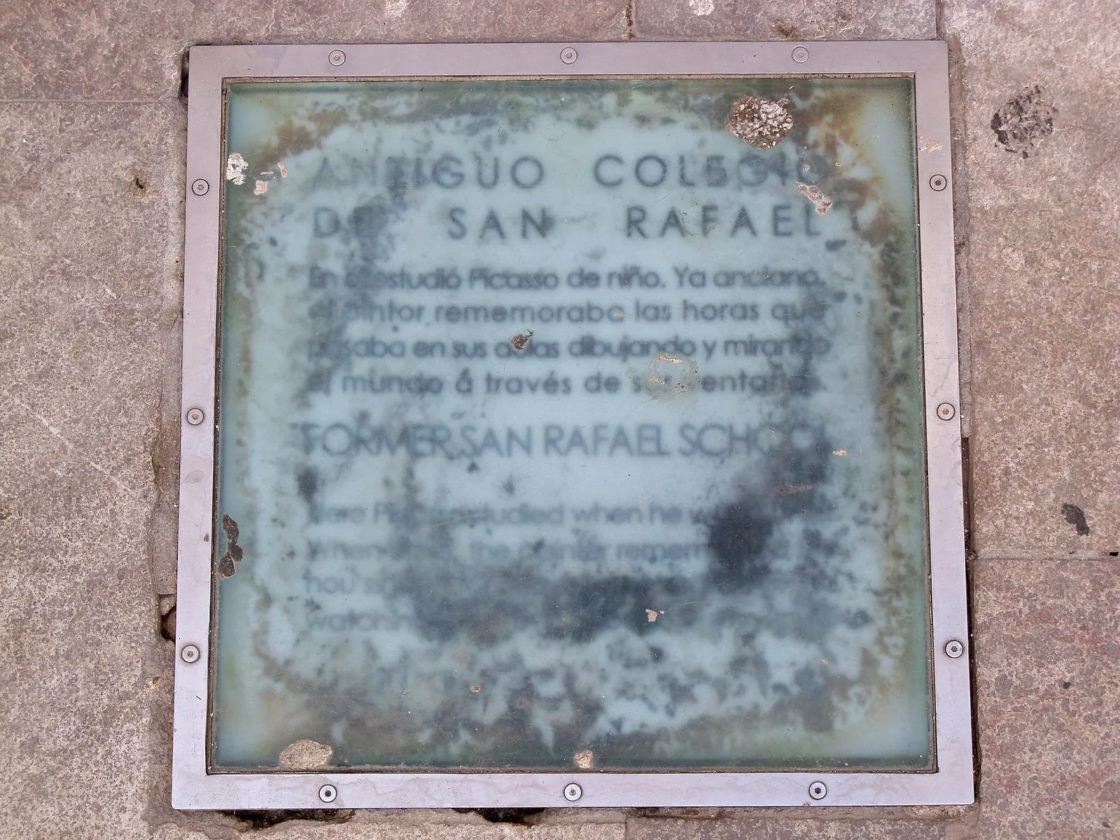 Placa al Antiguo Colegio de San Rafael