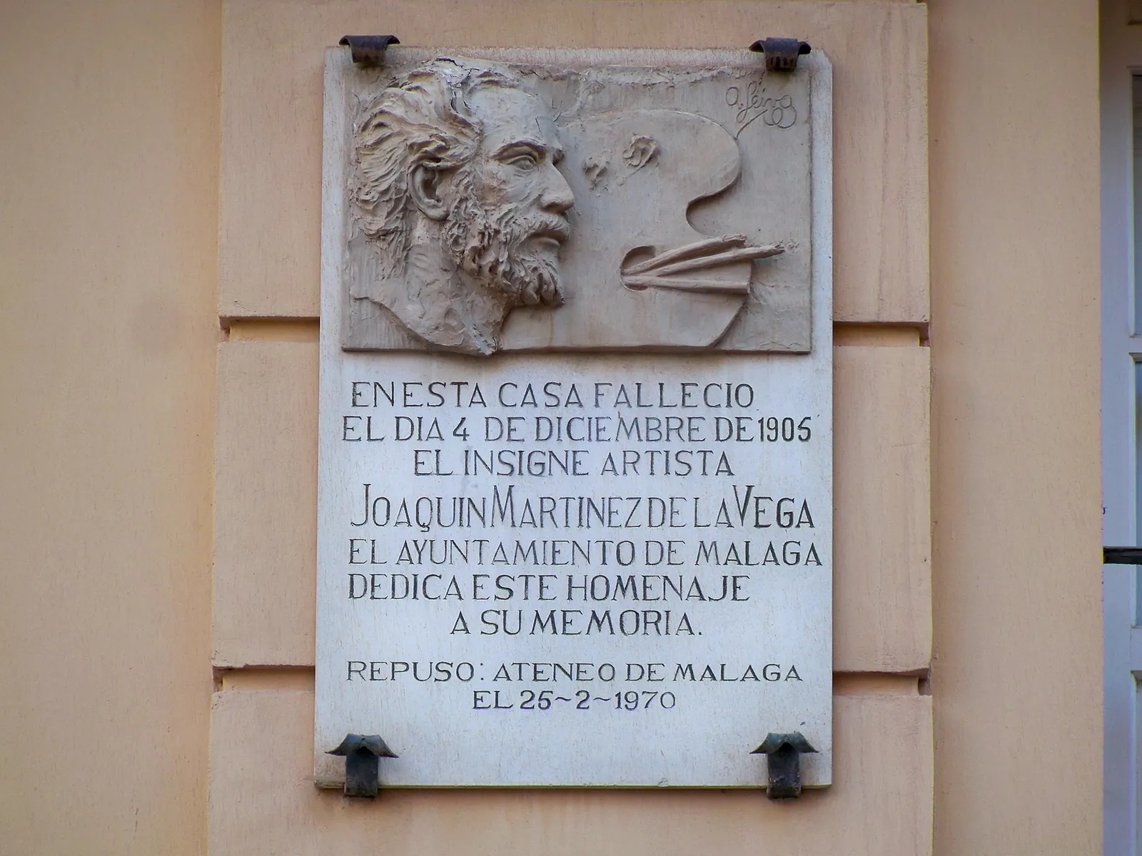 Placa a Joaquín Martínez de la Vega