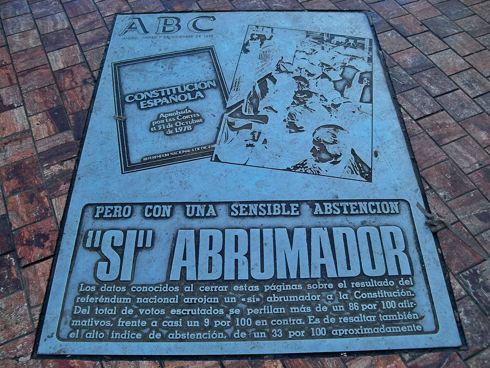 Monumento a la Constitución Española