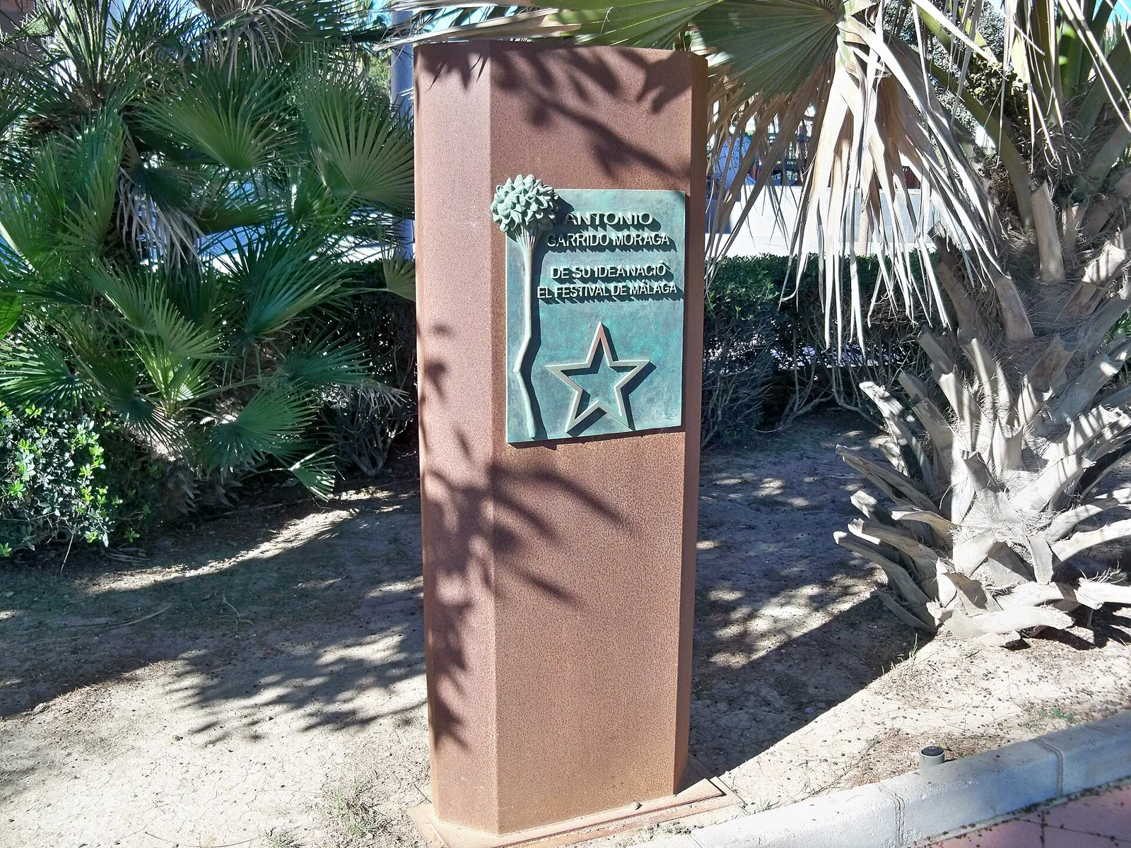 Monumento a Antonio Garrido Moraga