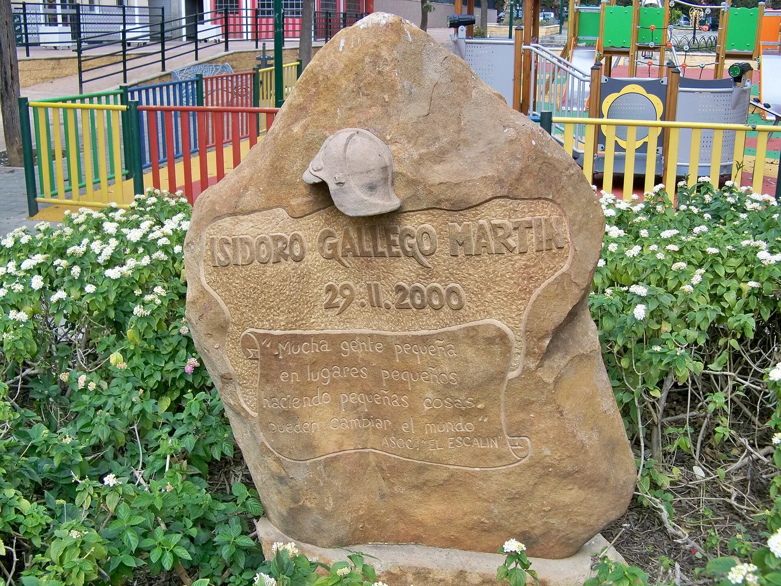 Monumento a Isidoro Gallego Martín