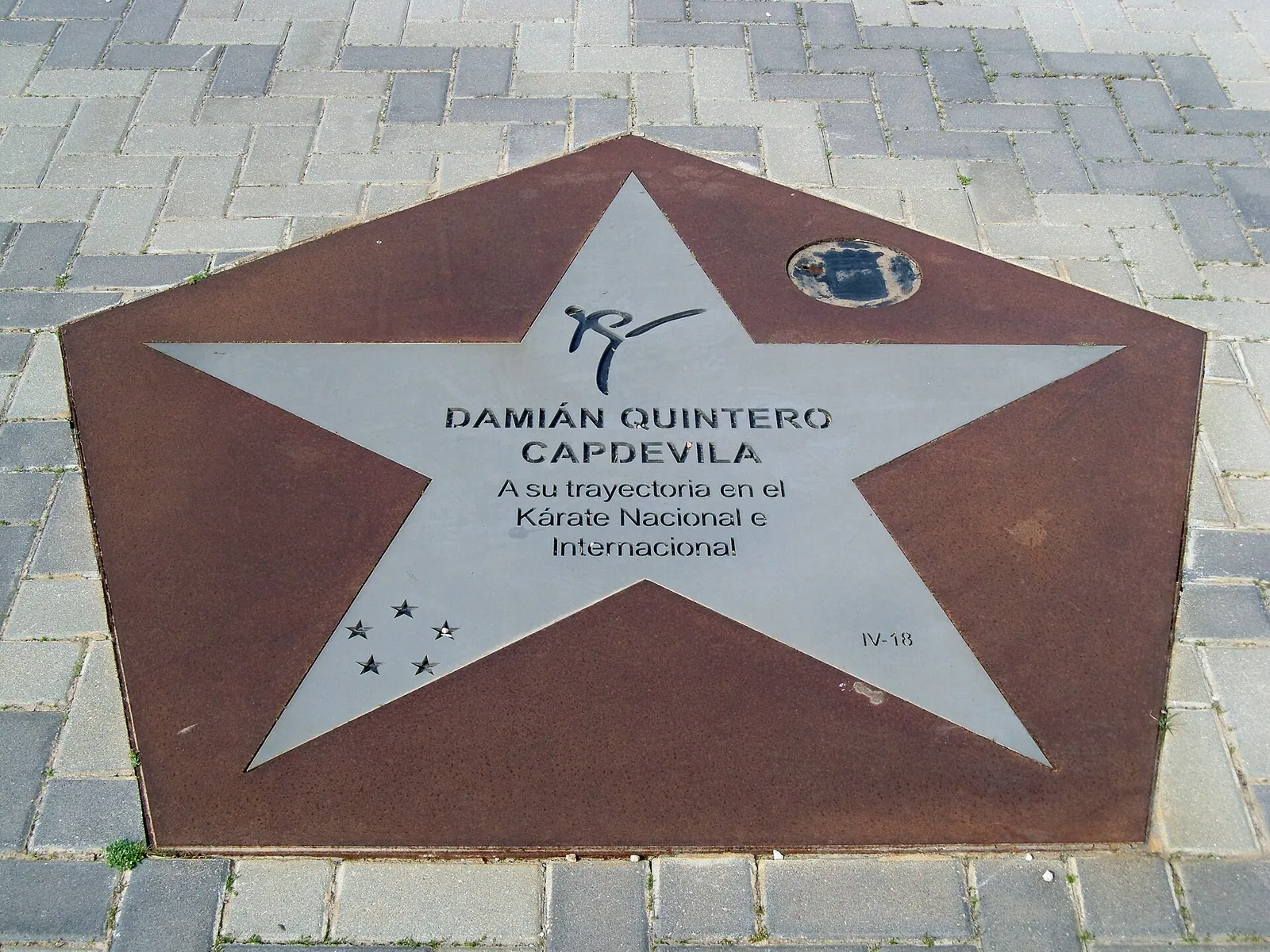 Placa a Damián Quintero Capdevila