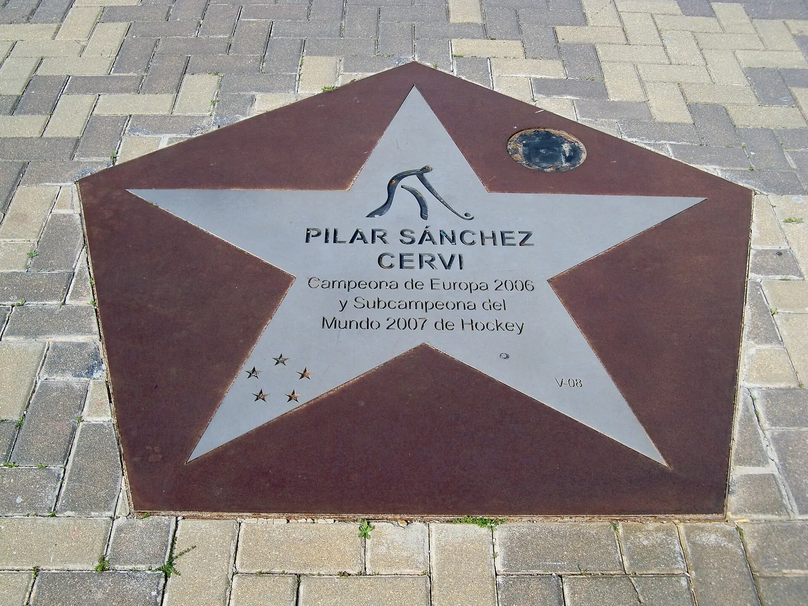 Placa a Pilar Sánchez Cervi