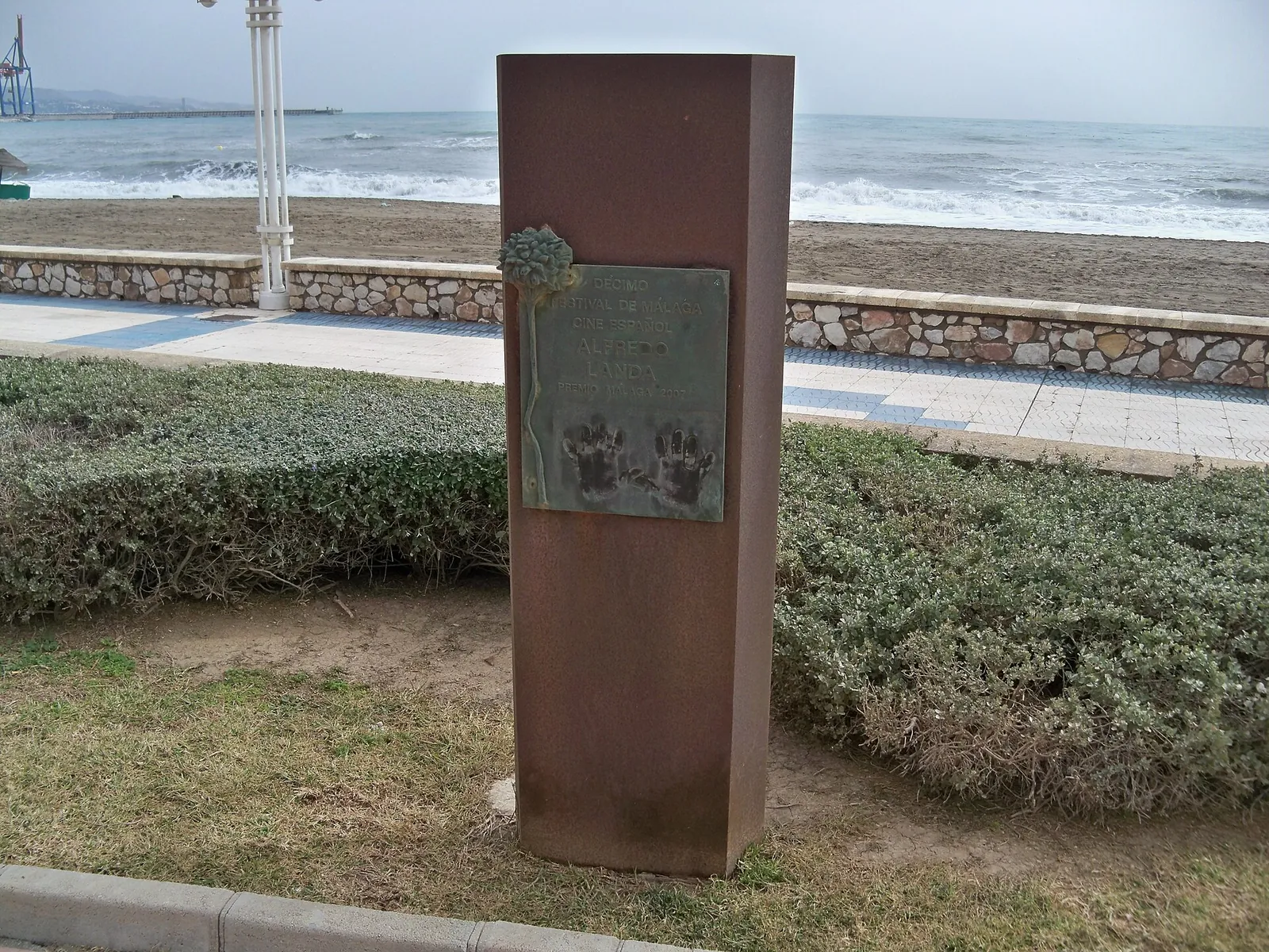 Monumento a Alfredo Landa