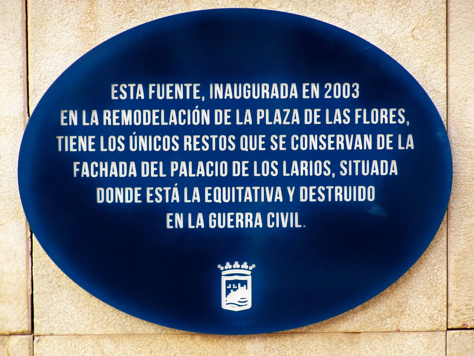 Placa al Palacio de los Larios