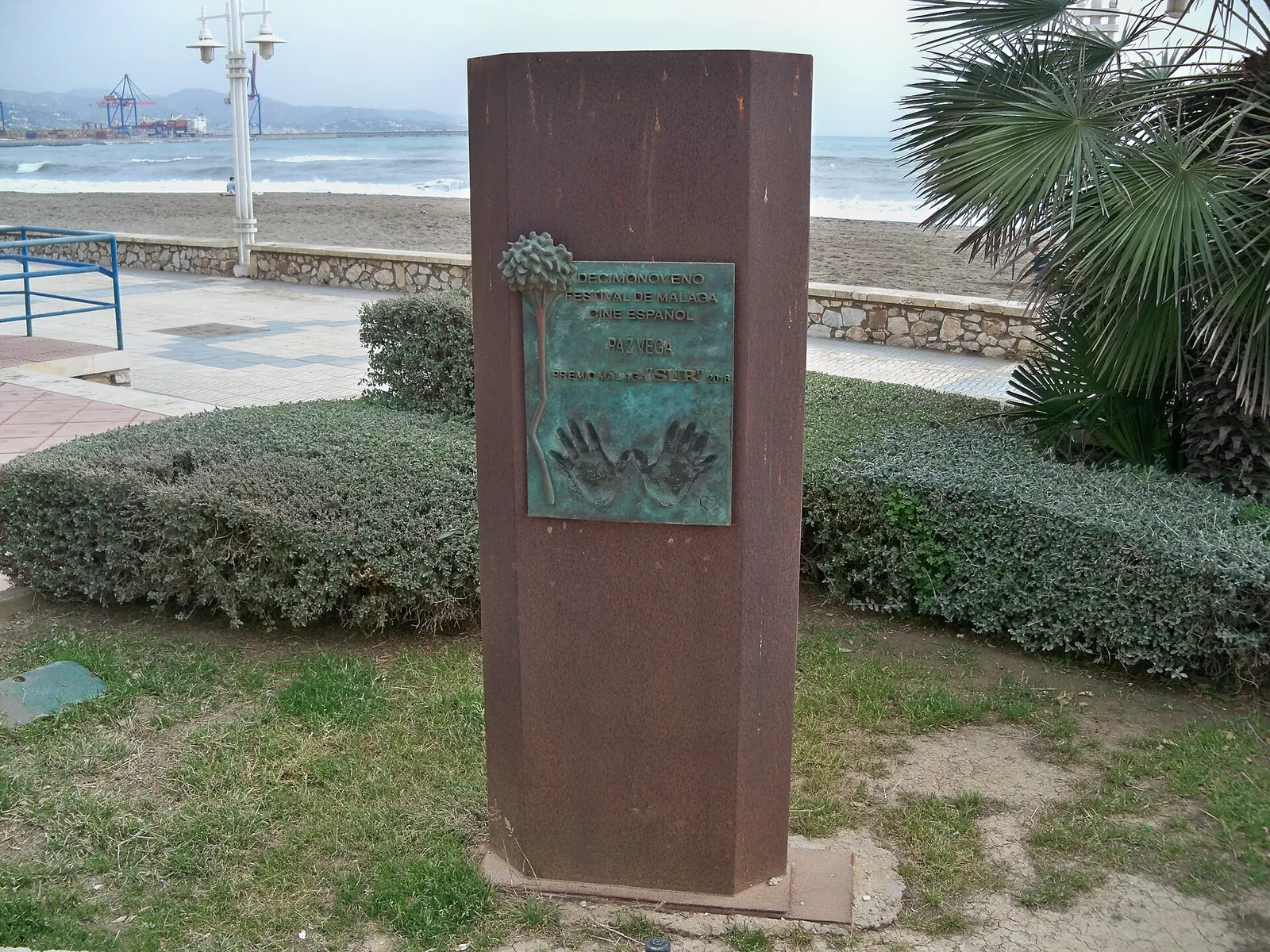 Monumento a Paz Vega