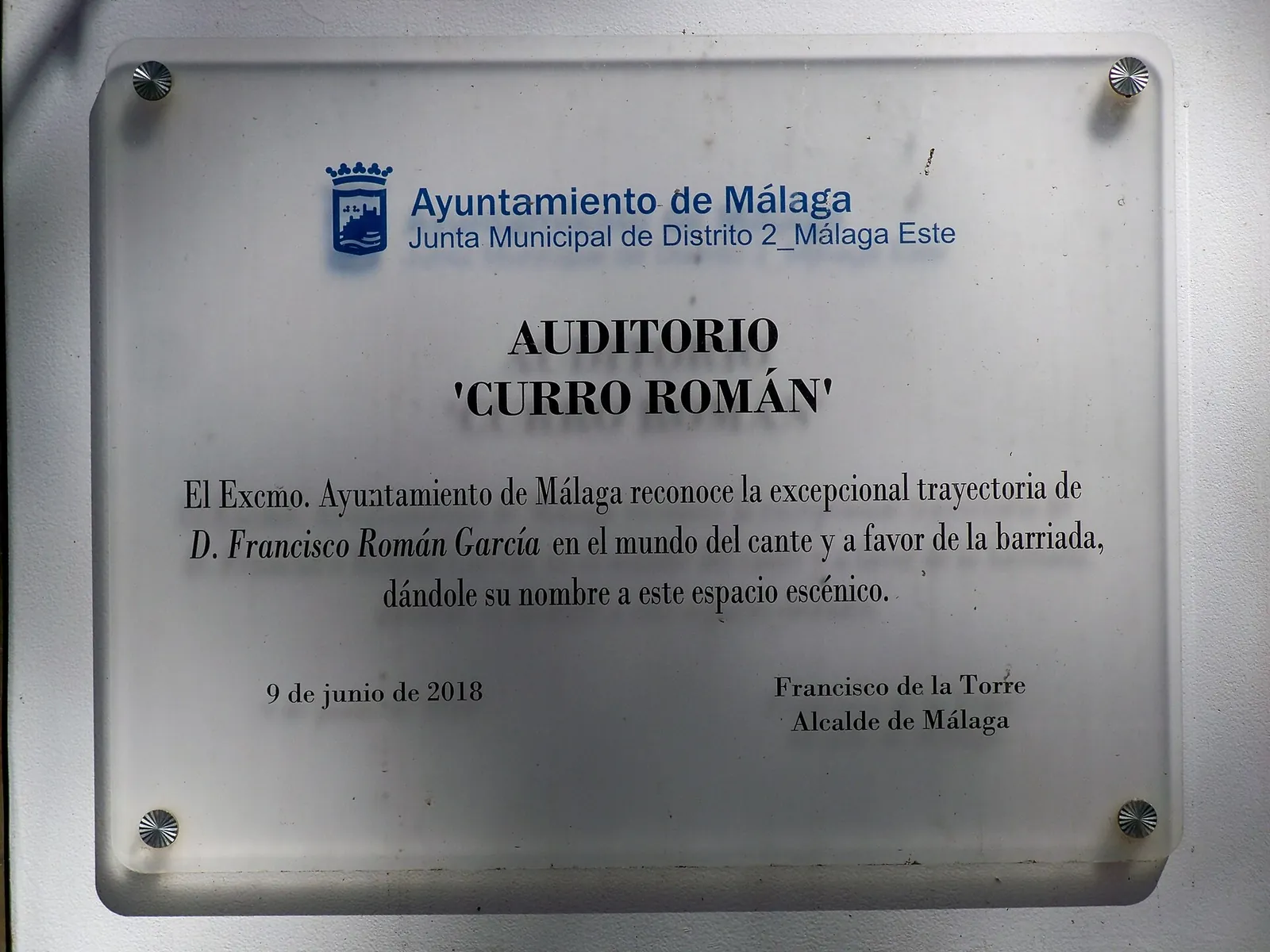 Placa a Curro Román