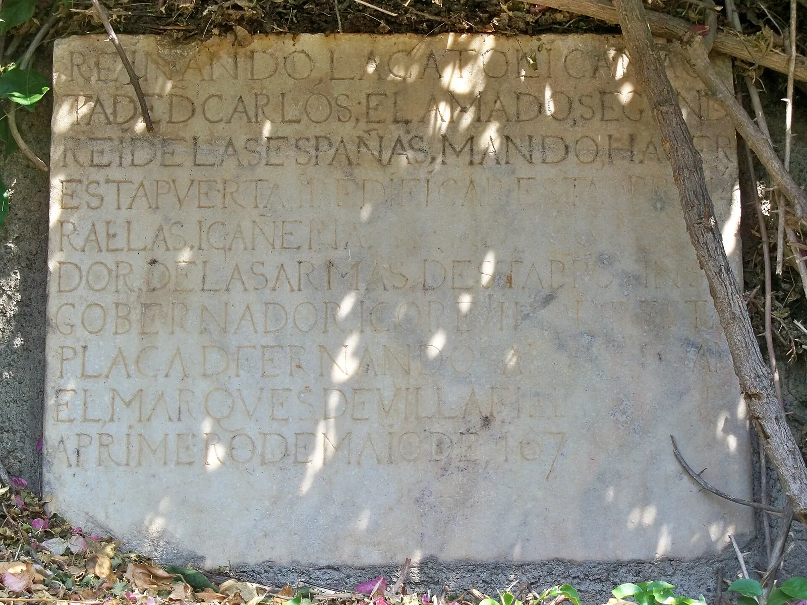 Placa a la Rehabilitación de la Puerta de Granada