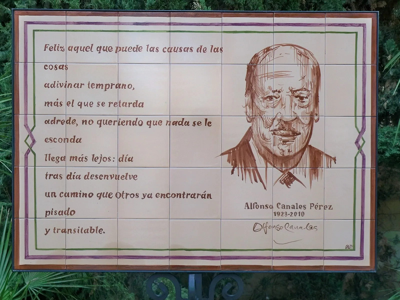 Placa a Alfonso Canales