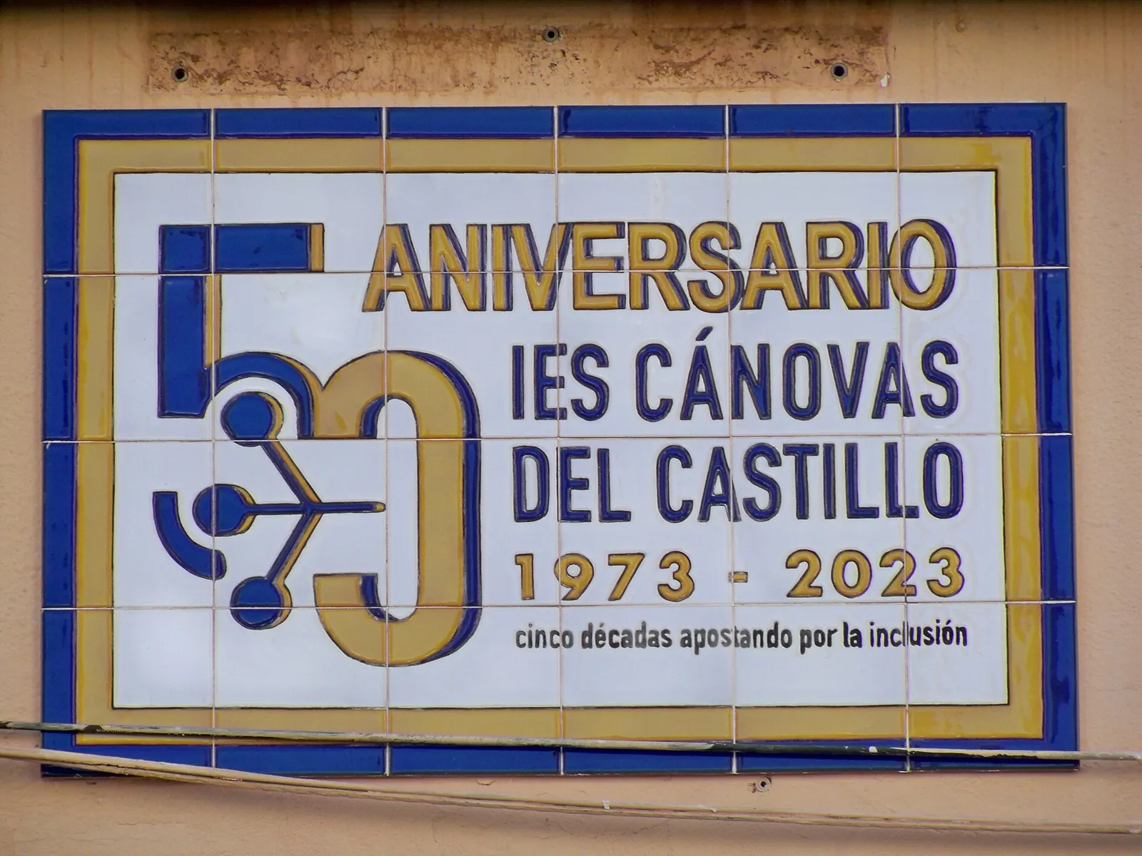 Placa al 50º Aniversario del Instituto Cánovas del Castillo