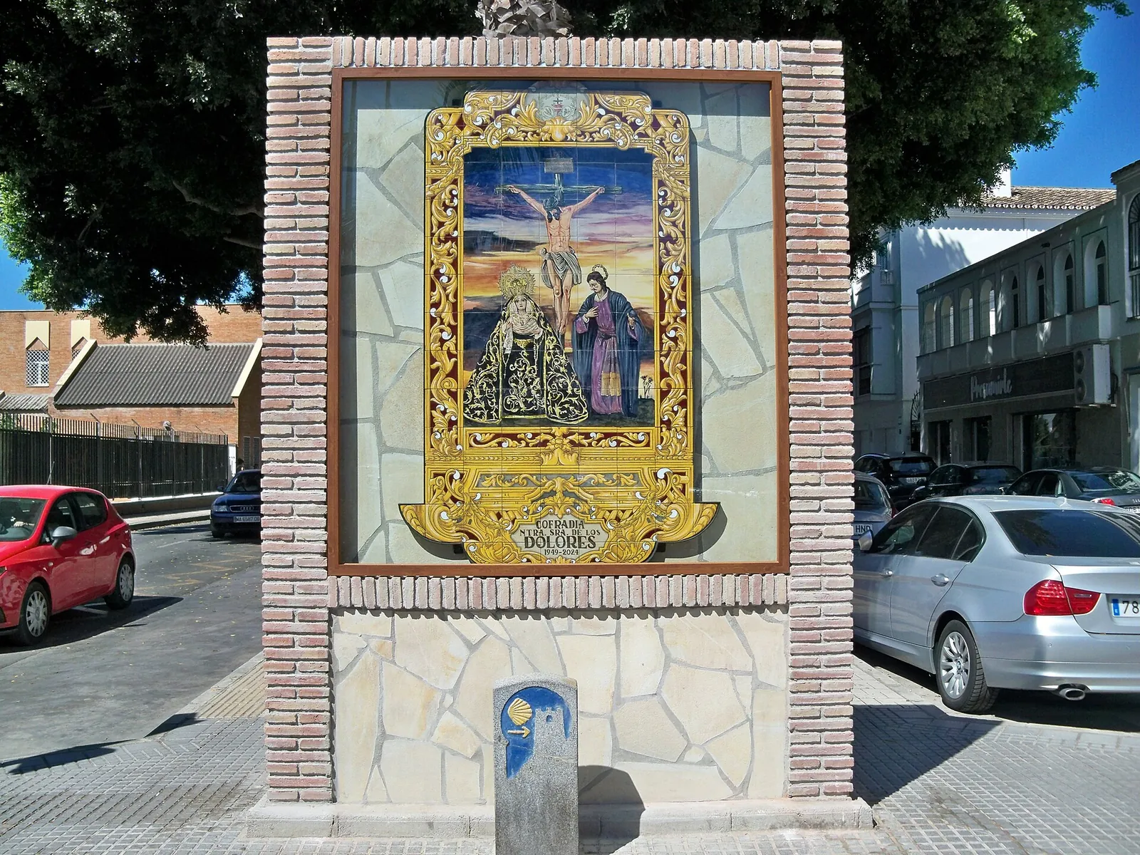 Monumento a la Hermandad de los Dolores del Puerto