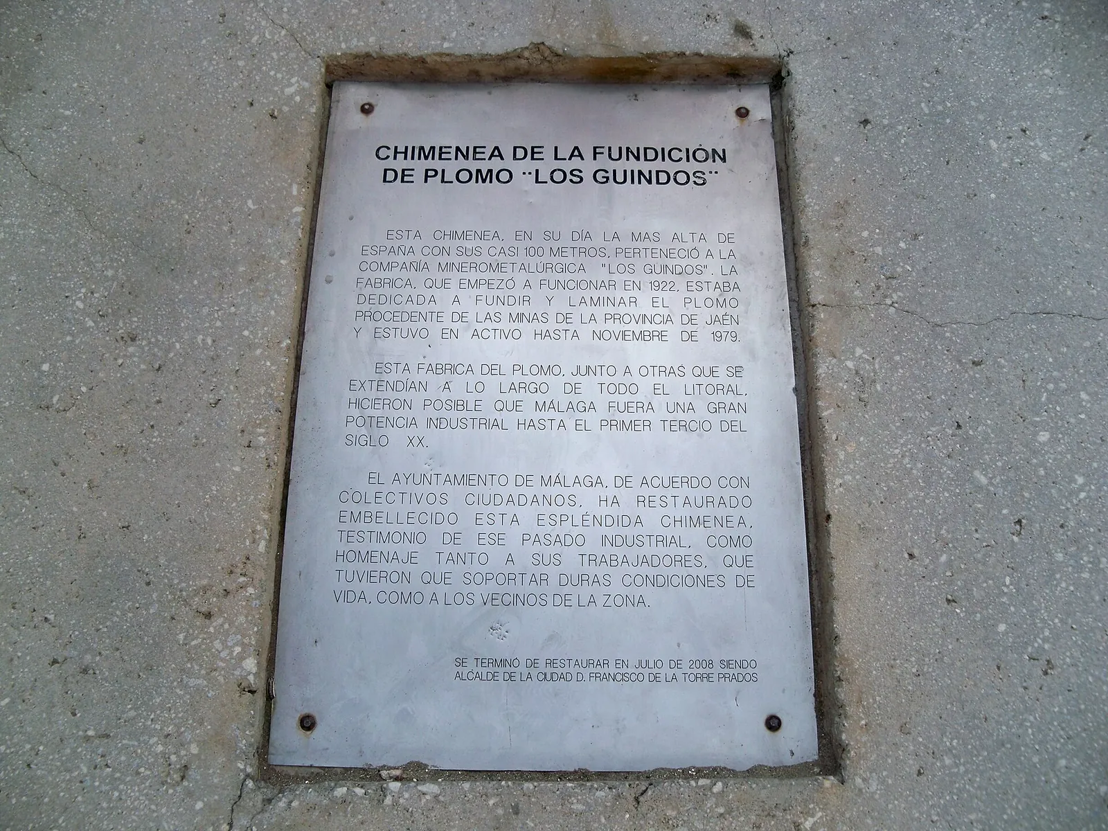 Placa a la Restauración de la Chimenea de los Guindos