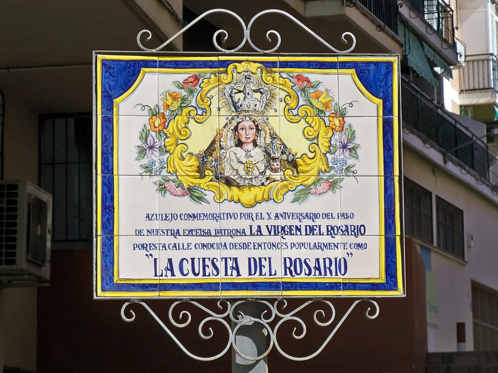 Placa a la Virgen del Rosario