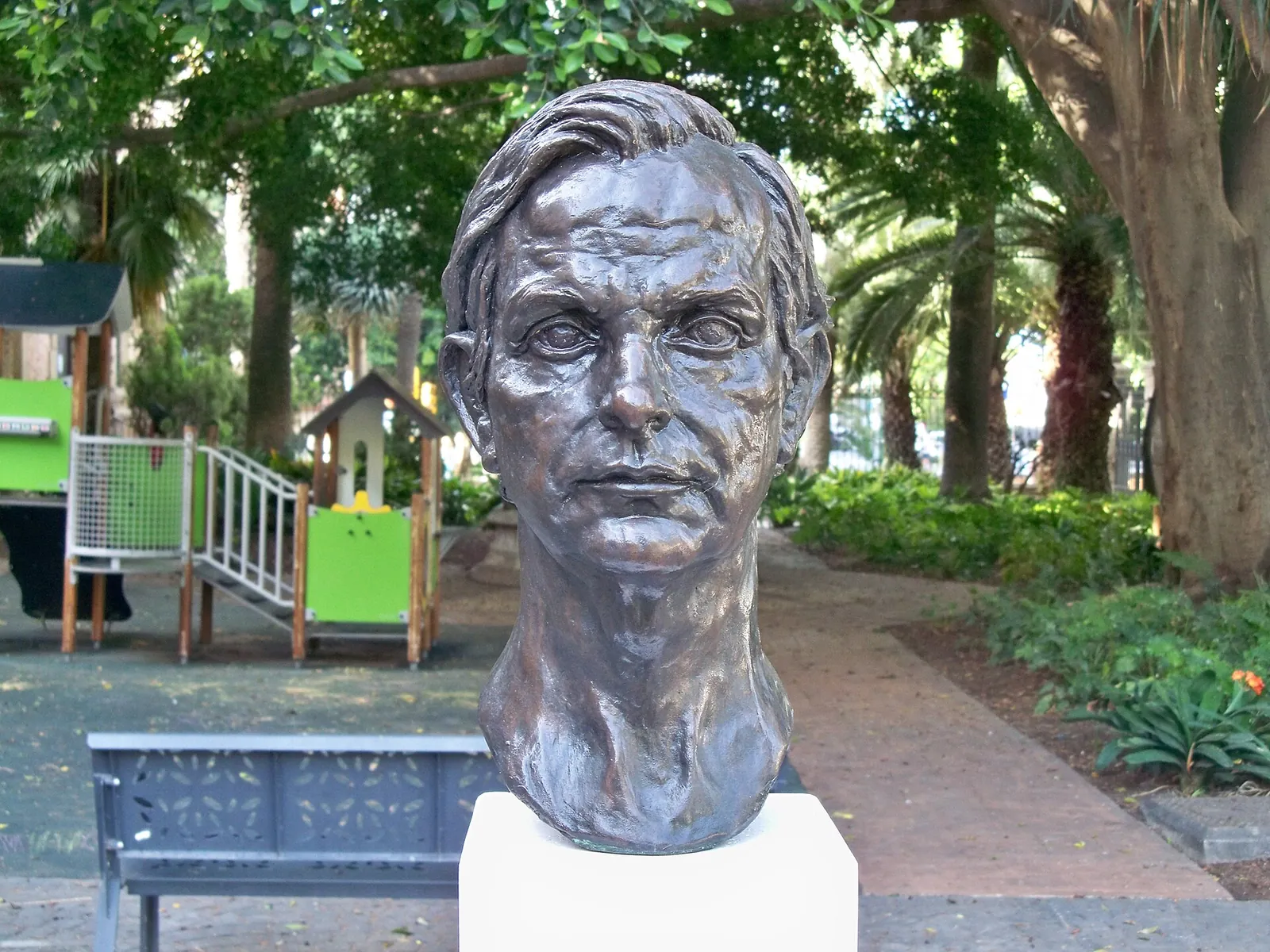 Monumento a Félix Revello de Toro