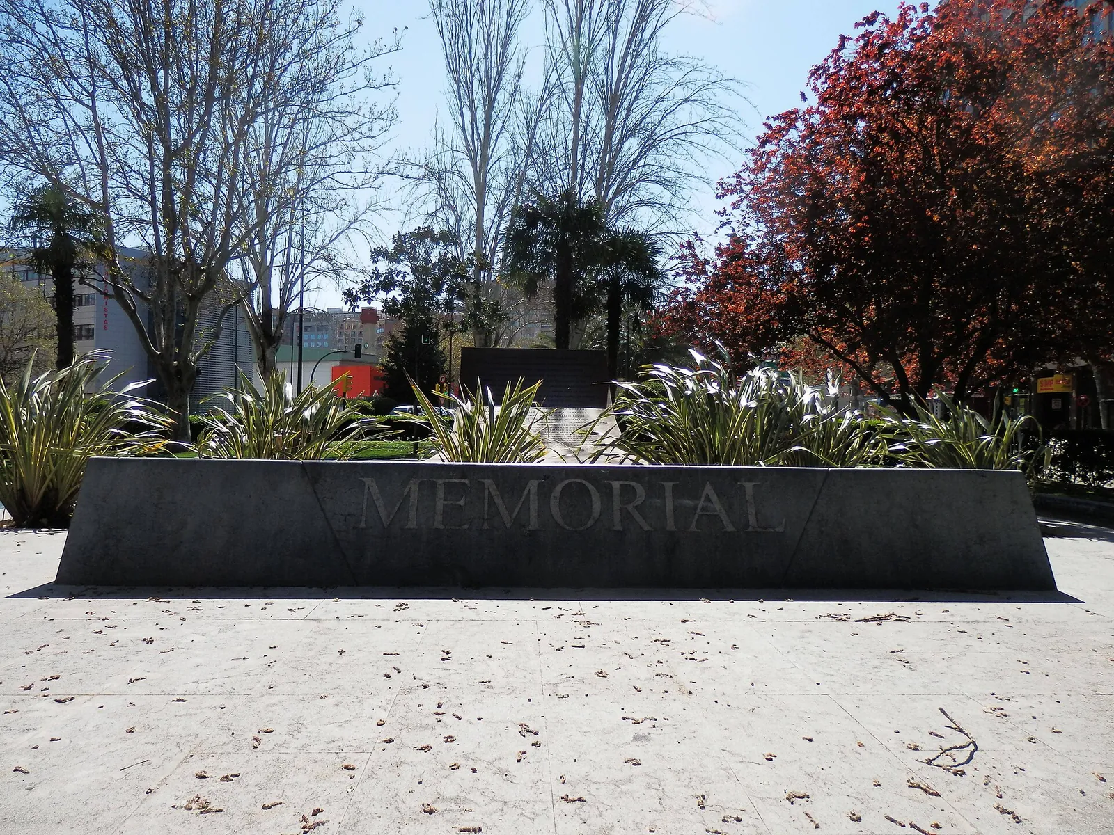 Monumento a las víctimas del Yak-42