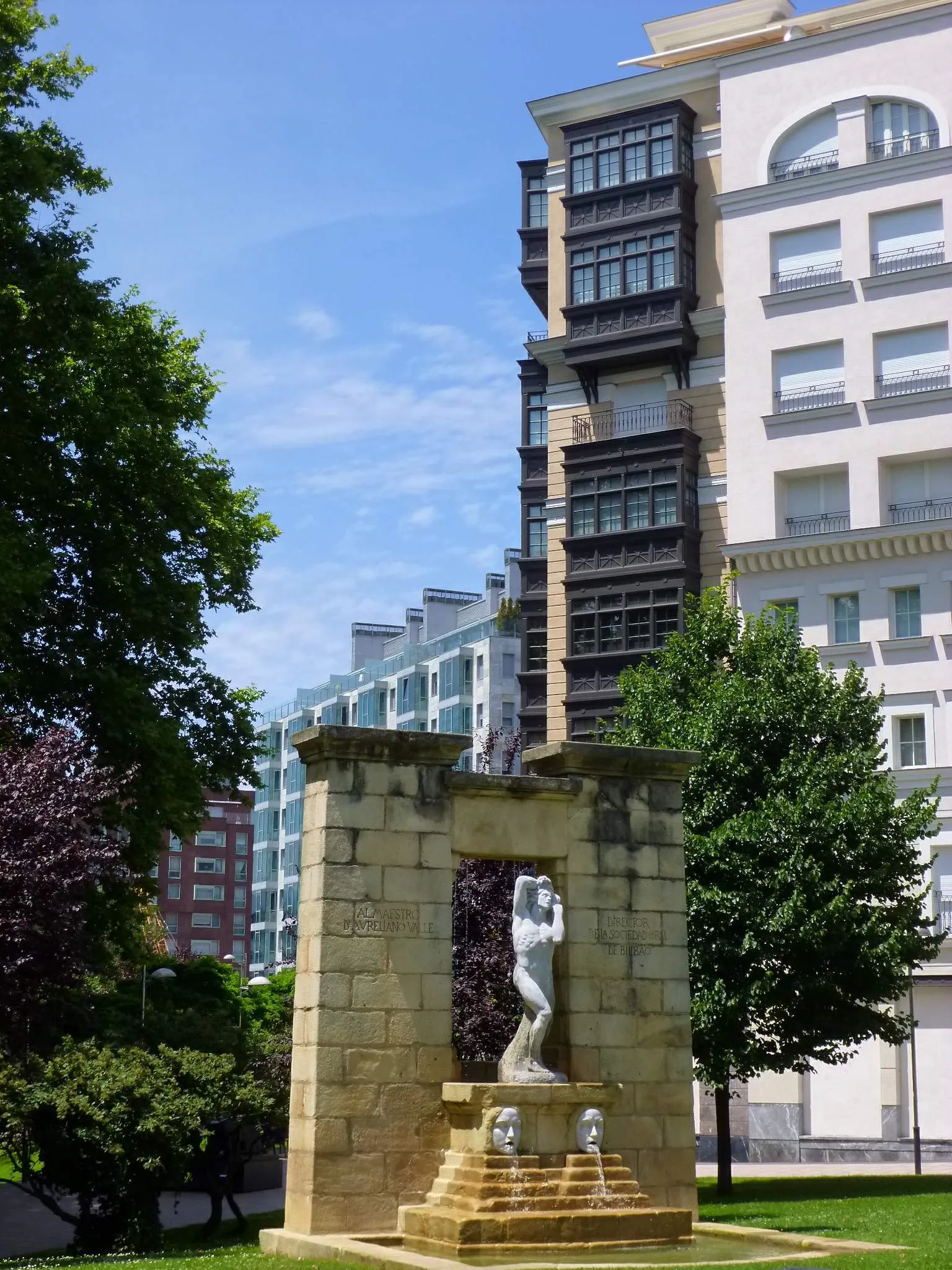 Monumento a Aureliano Valle