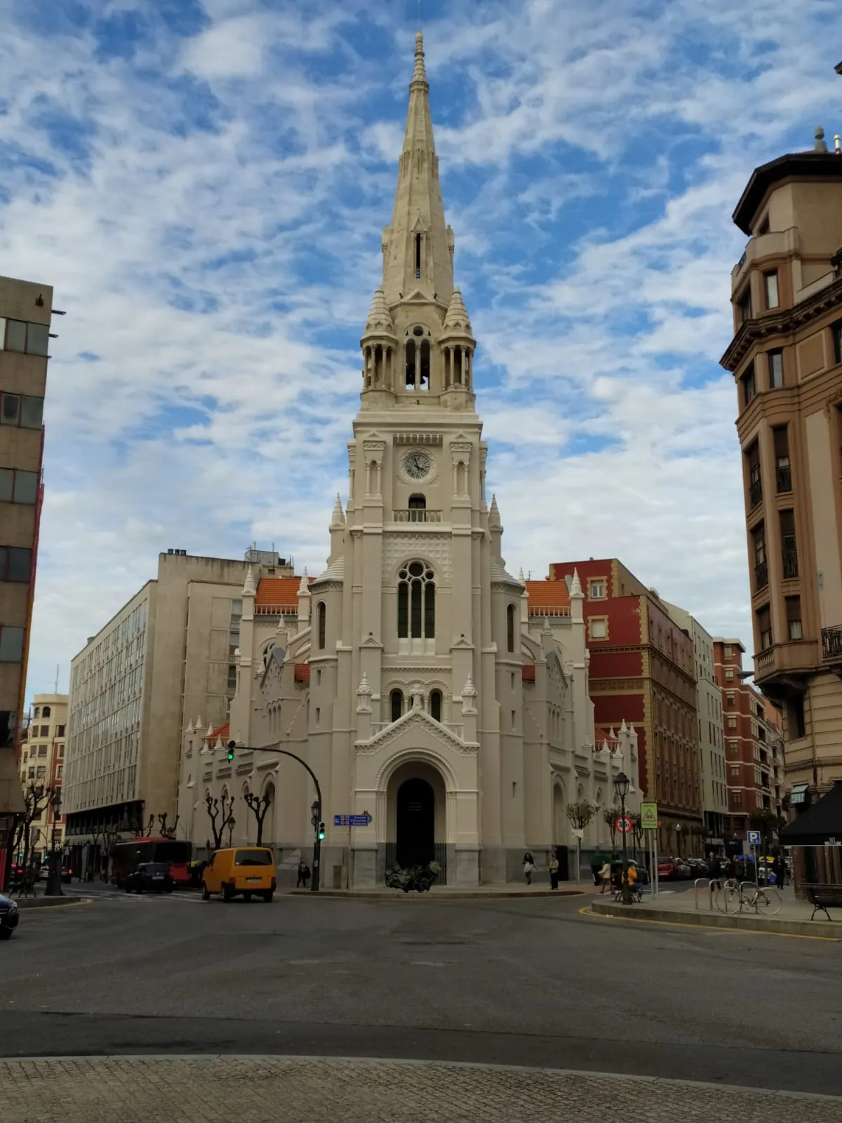 Iglesia de San José de la Montaña / San Jose Mendikoaren eliza