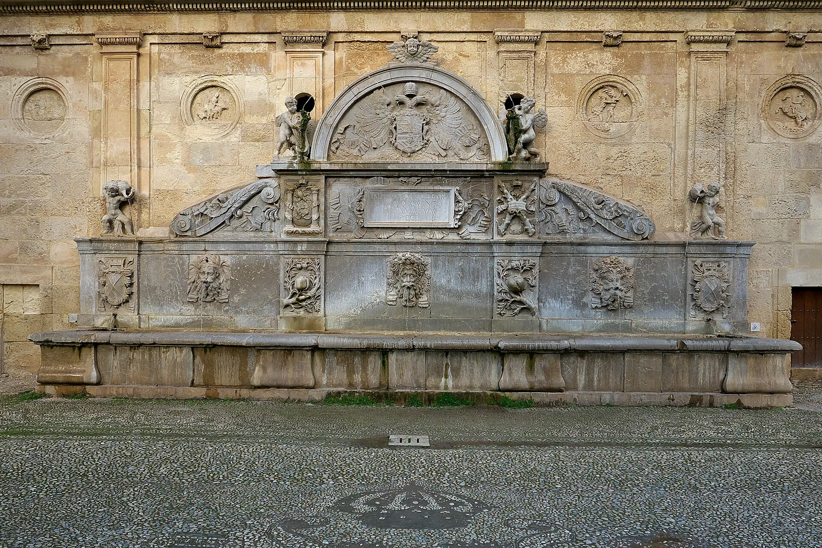 Pilar de Carlos V