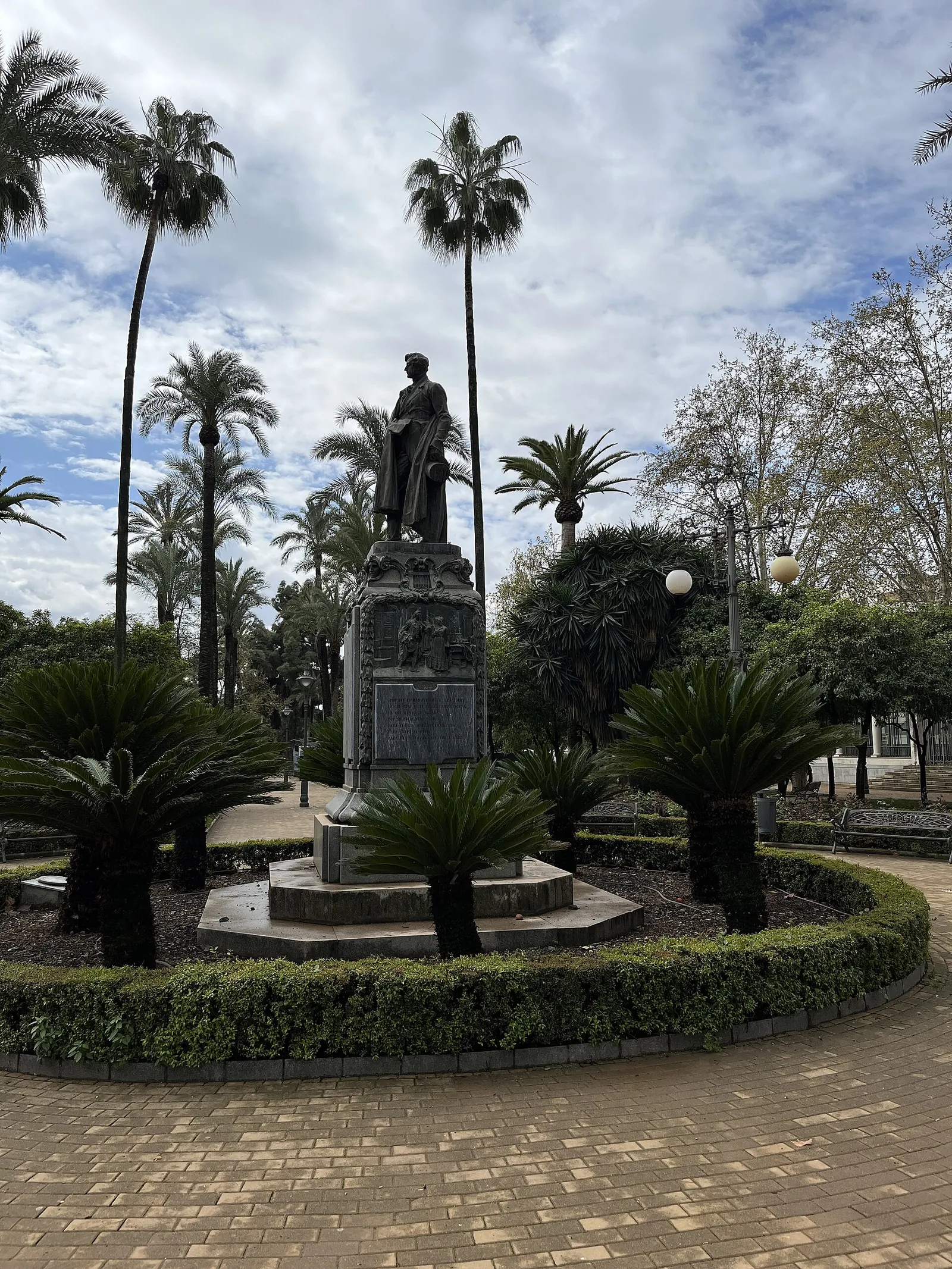 Monumento al Duque de Rivas