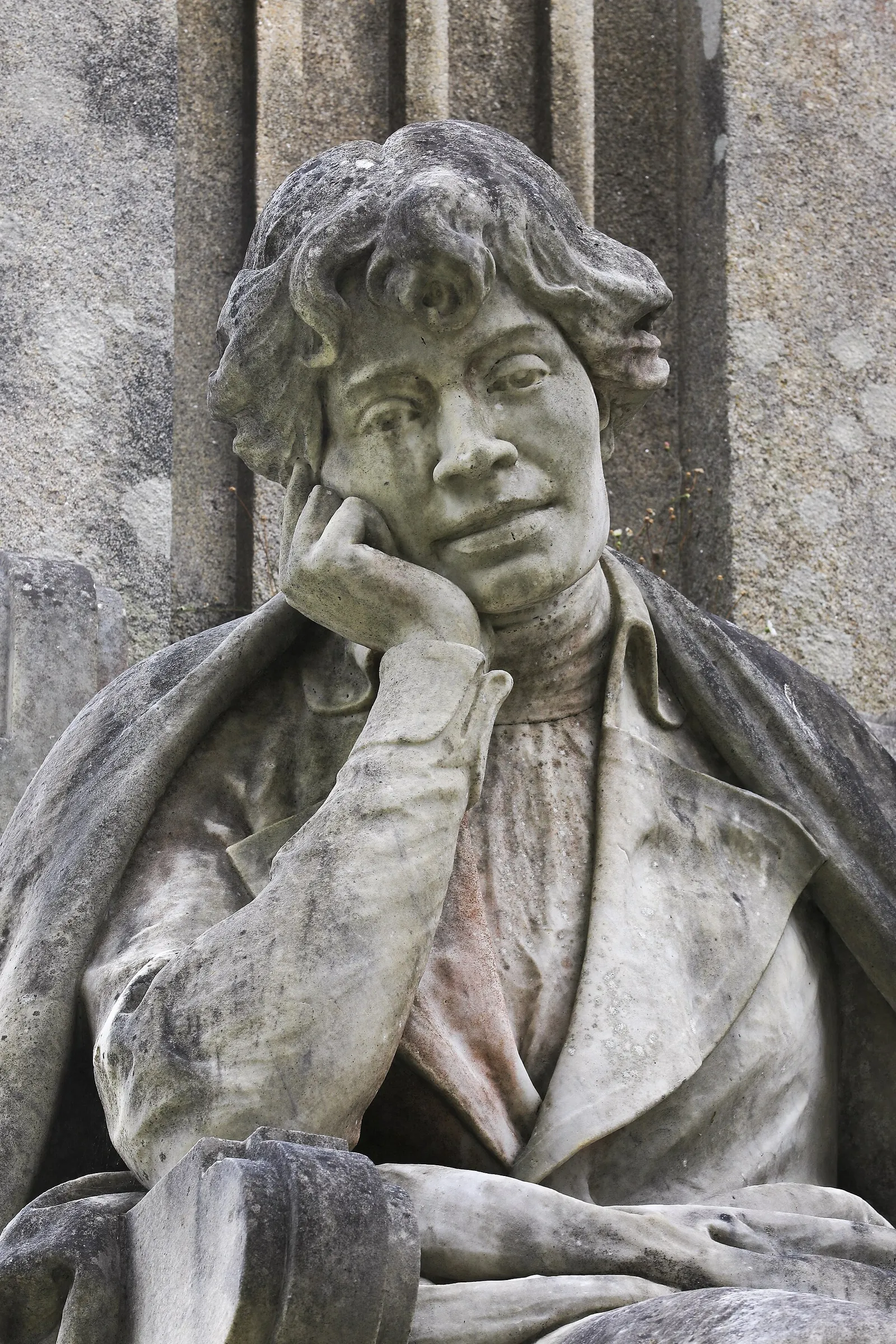 Monumento a Rosalía de Castro