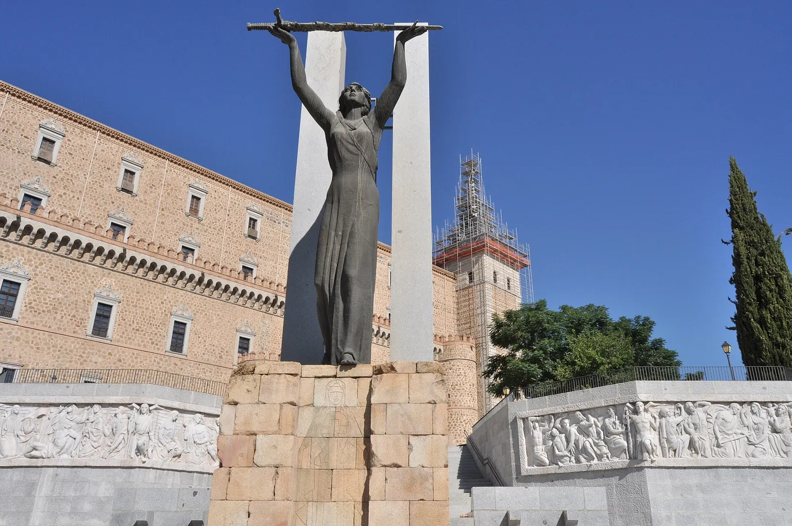 Monumento a la gesta del Alcázar