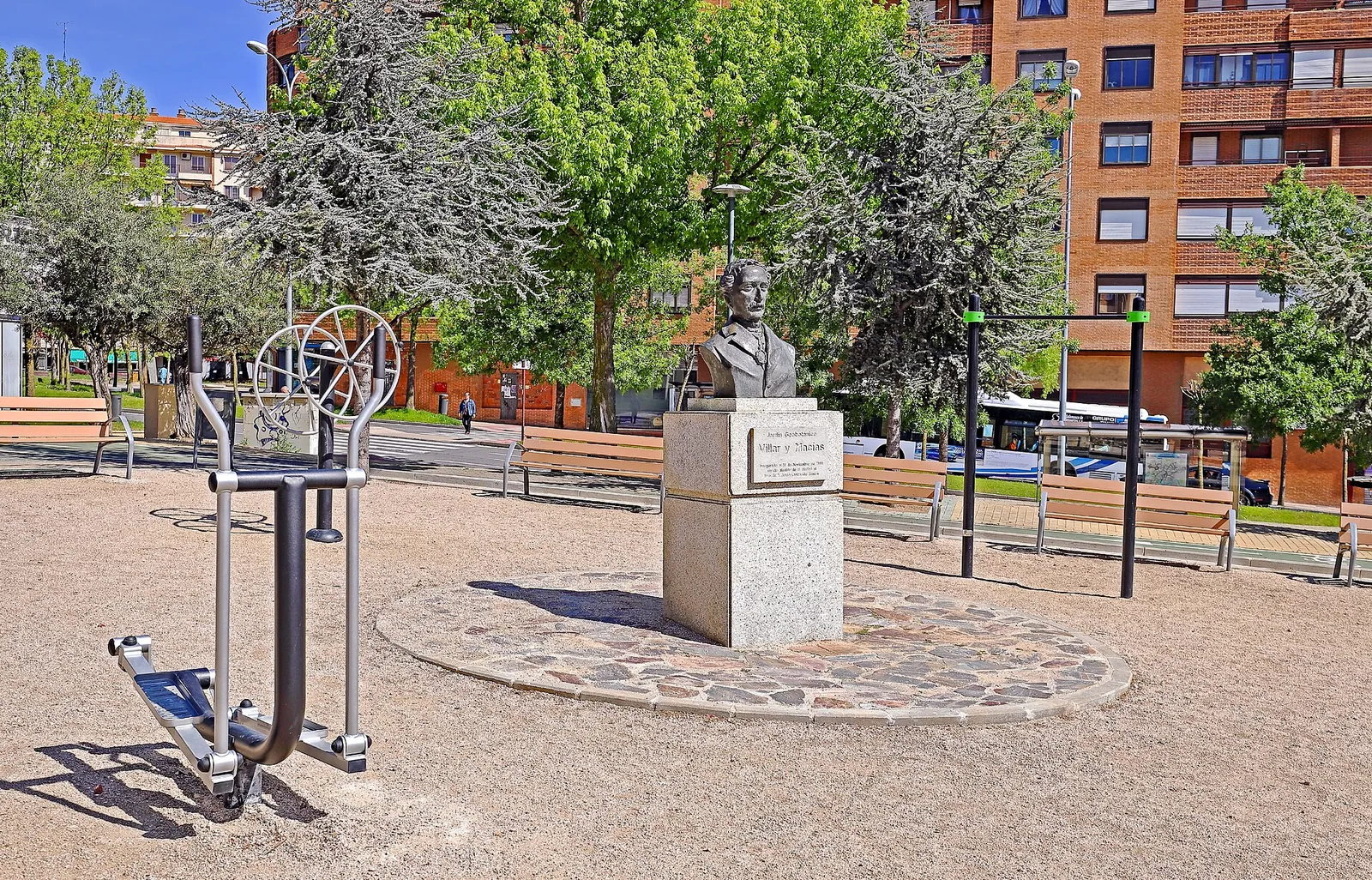 Busto Villar y Macías