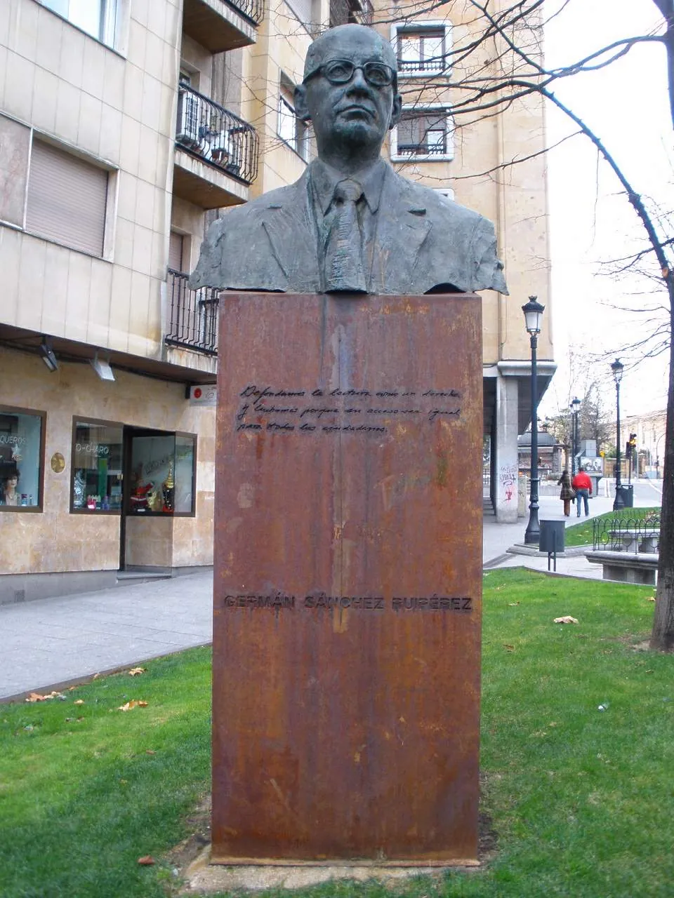 Monumento a Germán Sánchez Ruipérez